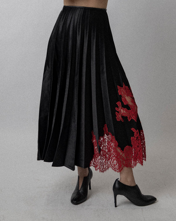 Lace Pleated Skirt Black / Red - Waist 26''